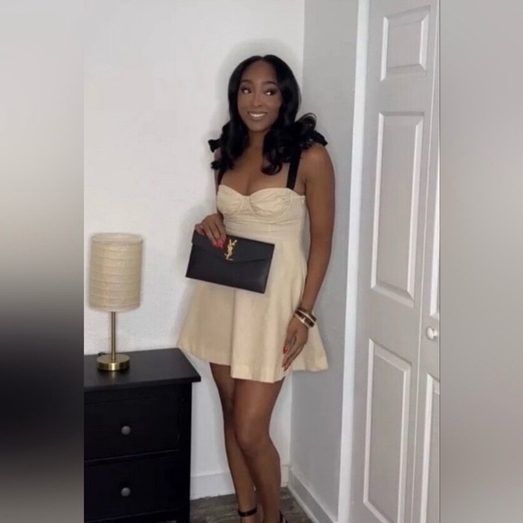 ZARA BLOGGERS’ FAVORITE RUFFLED MINI DRESS - Picture 10 of 16